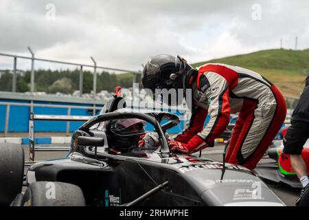 Britische F4-Meisterschaft Deagen FAIRCLOUGH (#87) JHR Developments Knockhill Race 2 2023 Stockfoto