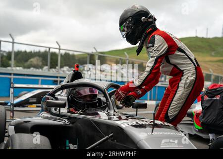 Britische F4-Meisterschaft Deagen FAIRCLOUGH (#87) JHR Developments Knockhill Race 2 2023 Stockfoto