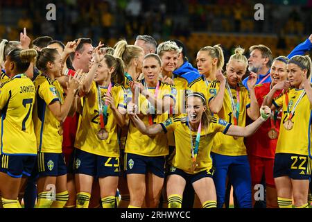 Brisbane, Australien. August 2023. Das Team Schweden feiert während der Verleihung des dritten Platzes der FIFA Frauen-Weltmeisterschaft 2023 in Brisbane, Australien, am 19. August 2023. Quelle: Li Yibo/Xinhua/Alamy Live News Stockfoto