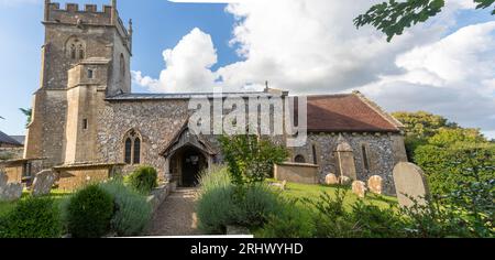 Fyfield, Vereinigtes Königreich, 15. August 2023: - St. Nicholas Church in Fyfield, Wiltshire Stockfoto