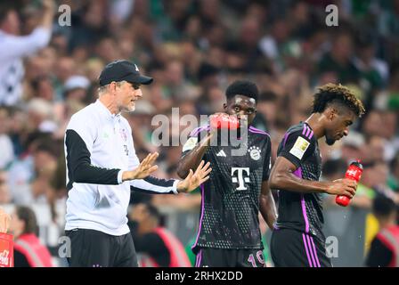 Links nach rechts Trainer Thomas TUCHEL (M), Alphonso DAVIES (M), Kingsley COMAN (M) Anweisungen, Fußball 1. Bundesliga, 1. Spieltag, SV Werder Bremen (HB) - FC Bayern München (M) 0: 4, am 18. August 2023 in Bremen/Deutschland. #DFL-Vorschriften verbieten die Verwendung von Fotos als Bildsequenzen und/oder Quasi-Video # Stockfoto