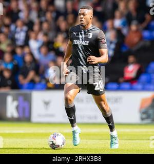 Emile Acquah 20 von Barrow AFC in Aktion während des Spiels der Sky Bet League 2 zwischen Stockport County und Barrow im Edgeley Park Stadium, Stockport am Samstag, den 19. August 2023. (Foto: Mike Morese | MI News) Credit: MI News & Sport /Alamy Live News Stockfoto