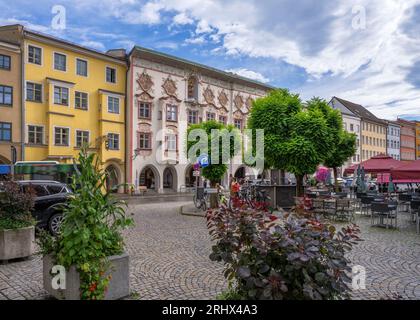 WASSERBURG AM INN, DEUTSCHLAND - JULI 28: Historische Altstadt von Wasserburg am Inn, Deutschland am 28. Juli 2023. Blick auf das Kernhaus, ein barockes Gebäude aus Stockfoto