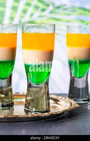 Irish Flag Shots - traditionelle alkoholische Getränke am St. Patricks Day Stockfoto