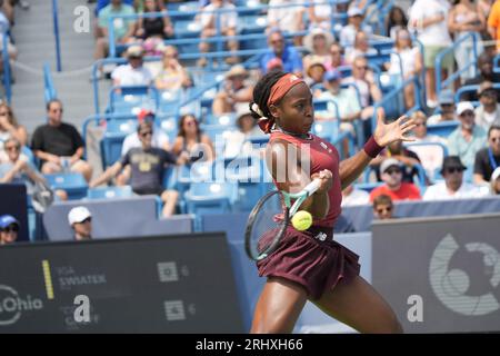 18. August 2023: Coco Gauff gewinnt den ersten Satz gegen Ina Swiatek bei den Western & Southern Open und spielt im Lindner Family Tennis Center in Mason, Ohio/USA © Leslie Billman/Tennisclix/Cal Sport Media Stockfoto