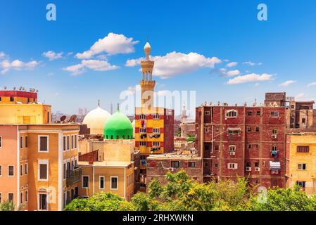 Gebäude und Minarette von Kairo, typische Stadtansicht, Ägypten Stockfoto