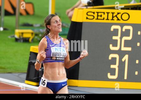 Budapest, Ungarn. August 2023. Jessica Warner-Judd (Großbritannien und Nordirland) nach dem 10000-Meter-Lauf bei den Leichtathletik-Weltmeisterschaften 2023 im National Athletics Centre in Budapest, Ungarn. (Sven Beyrich/SPP) Credit: SPP Sport Press Photo. Alamy Live News Stockfoto