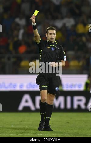 Frosinone, Italien. August 2023. Schiedsrichter Matteo Marcenaro während des 1. Spieltags der Serie A Championship zwischen Frosinone Calcio und SSC Napoli am 19. August 2023 im Benito Stirpe Stadium in Frosinone, Italien. Quelle: Unabhängige Fotoagentur/Alamy Live News Stockfoto