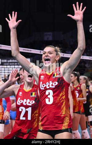 Gent, Belgien. August 2023. Der Belgier Britt Herbots feiert, nachdem er ein Volleyballspiel zwischen Slowenien und der belgischen Volleyballnationalmannschaft Yellow Tigers in der Gruppenphase der Frauen-Europameisterschaft 2023 am Samstag, den 19. August 2023 in Gent gewonnen hat. Die Europameisterschaften der Frauen 2023 finden vom 15. August bis 3. September statt. BELGA PHOTO LAURIE DIEFFEMBACQ Credit: Belga News Agency/Alamy Live News Stockfoto