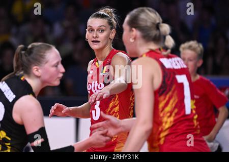 Gent, Belgien. August 2023. Der Belgier Britt Herbots reagiert auf ein Volleyballspiel zwischen Slowenien und der belgischen Volleyballnationalmannschaft Yellow Tigers in der Gruppenphase der Europameisterschaft der Frauen 2023, Samstag, den 19. August 2023 in Gent. Die Europameisterschaften der Frauen 2023 finden vom 15. August bis 3. September statt. BELGA PHOTO LAURIE DIEFFEMBACQ Credit: Belga News Agency/Alamy Live News Stockfoto