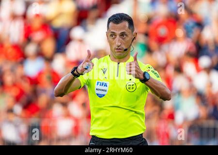 Almeria, Spanien. August 2023. Schiedsrichter Jose Maria Sanchez Martinez beim Spiel der LaLiga EA Sports 2023/2024 zwischen UD Almeria und Real Madrid im Power Horse Stadium. Endstand: UD Almeria 1:3 Real Madrid (Foto: Francis Gonzalez/SOPA Images/SIPA USA) Credit: SIPA USA/Alamy Live News Stockfoto