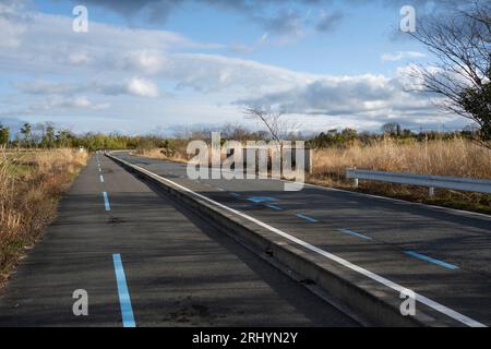 Otsu, Präfektur Shiga, Japan. März 2023. Ein Straßen- und Radweg entlang des Biwa-Sees. (Bild: © Taidgh Barron/ZUMA Press Wire) NUR REDAKTIONELLE VERWENDUNG! Nicht für kommerzielle ZWECKE! Stockfoto