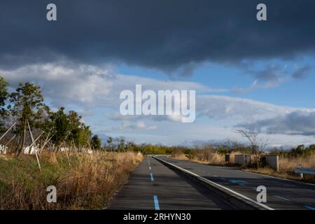 Otsu, Präfektur Shiga, Japan. März 2023. Ein Straßen- und Radweg entlang des Biwa-Sees. (Bild: © Taidgh Barron/ZUMA Press Wire) NUR REDAKTIONELLE VERWENDUNG! Nicht für kommerzielle ZWECKE! Stockfoto