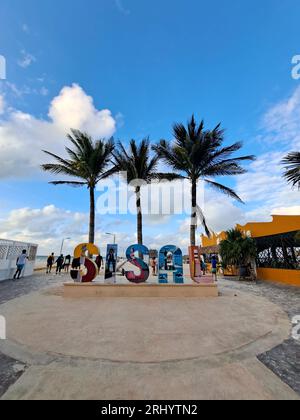 Sisal, Yucatan, Mexiko - 20. November 2022: Pueblo Magico in einem mexikanischen Hafen im Golf von Mexiko, um im Urlaub zu genießen Stockfoto