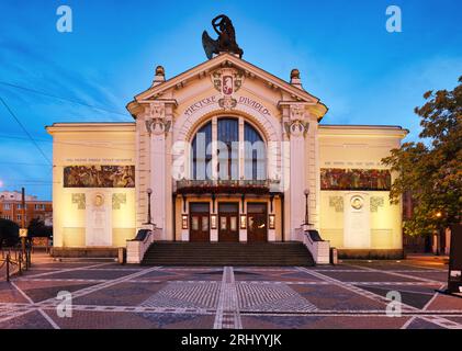 Pardubice Theater auf dem Platz der Republik - Tschechische republik Stockfoto