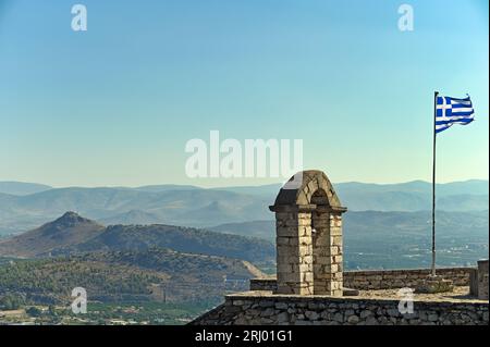 Griechische Flagge auf der Palamidi-Festung in Nafplio, Griechenland Stockfoto