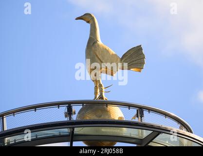 London, Großbritannien. August 2023. 19. August 2023: Tottenham Hotspur gegen Manchester United - Premier League - Tottenham Hotspur Stadium. Der Spurs Hahn auf dem New Tottenham Hotspur Stadion. Picture Credit: Mark Pain/Alamy Live News Stockfoto