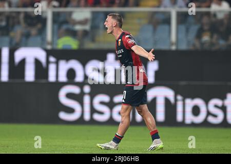 Genua, Italien. August 2023. Albert Gudmundsson (Genua) während des italienischen Spiels der Serie A zwischen Genua 1-4 Fiorentina im Luigi Ferraris Stadion am 19. August 2023 in Genua, Italien. Kredit: Maurizio Borsari/AFLO/Alamy Live News Stockfoto