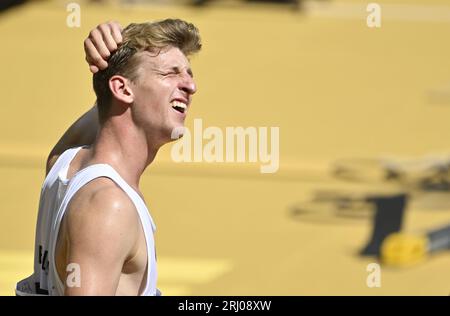 Budapest, Ungarn. August 2023. Der belgische Alexander Doom reagiert nach den 400-m-Rennen der Männer bei den Leichtathletik-Weltmeisterschaften in Budapest am Sonntag, den 20. August 2023. Die Weltspiele finden vom 19. Bis 27. August 2023 statt. BELGA PHOTO ERIC LALMAND Credit: Belga News Agency/Alamy Live News Stockfoto