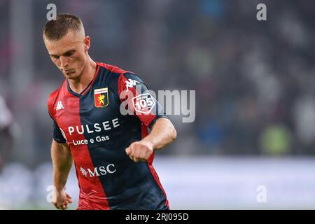 Genua, Italien. August 2023. Albert Gudmundsson (Genua) während des Spiels Genua CFC gegen ACF Fiorentina, italienische Fußballserie A in Genua, Italien, 19. August 2023 Credit: Independent Photo Agency/Alamy Live News Stockfoto