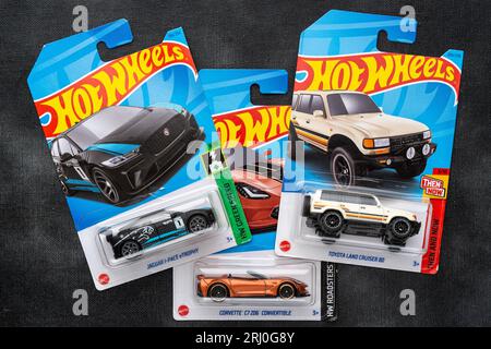 Kuala Lumpur, Malaysia - 20. August 2023: Packs of Hot Wheels die Cast Carred Car für die Hot Wheels-Serie. Hot Wheels ist ein Spielzeugauto im Maßstab die-Cast Stockfoto