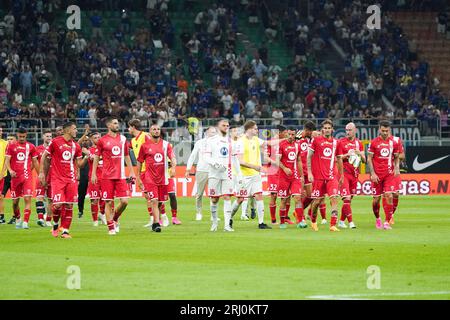 Mailand, Italien. August 2023. Team von AC Monza während der italienischen Meisterschaft Serie A Fußballspiel zwischen FC Internazionale und AC Monza am 19. August 2023 im Giuseppe Meazza Stadion in Mailand, Italien - Foto Morgese-Rossini/DPPI Credit: DPPI Media/Alamy Live News Stockfoto