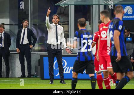 Mailand, Italien. August 2023. Simone Inzaghi (#Head Coach FC Inter) während der italienischen Meisterschaft Serie A Fußballspiel zwischen dem FC Internazionale und AC Monza am 19. August 2023 im Giuseppe Meazza Stadion in Mailand, Italien - Foto Morgese-Rossini/DPPI Credit: DPPI Media/Alamy Live News Stockfoto