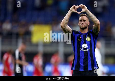 Milano, Italien. August 2023. Marko Arnautovic vom FC Internazionale feiert am Ende des Spiels der Serie A zwischen FC Internazionale und AC Monza im Stadio Giuseppe Meazza. Dank: Marco Canoniero/Alamy Live News Stockfoto