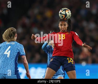 Salma Paralluelo #18 aus Spanien springt auf und gewinnt den hohen Ball während des Finalspiels der FIFA Frauen-Weltmeisterschaft 2023 Spanien Frauen gegen England Frauen im Stadion Australien, Sydney, Australien, 20. August 2023 (Foto: Patrick Hoelscher/News Images) Stockfoto