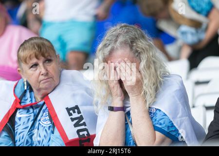 Birmingham, Großbritannien. August 2023. Enttäuschung angesichts eines England-Fans bei der letzten Pfiff, als das Spiel auf der Großleinwand des Birmingham City FC St Andrews Ground gezeigt wird. Quelle: Peter Lopeman/Alamy Live News Stockfoto