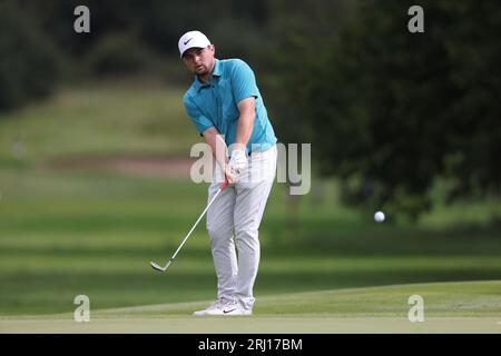 Alex Fitzpatrick spielt das 3. Loch am vierten Tag der ISPS Handa World Invitational im Galgorm Castle Golf Club in County Antrim, Nordirland. Bilddatum: Sonntag, 20. August 2023. Stockfoto