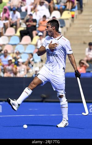 Monchengladbach, Deutschland. August 2023. Der Belgier Alexander Hendrickx feiert am Sonntag, den 20. August 2023 in Monchengladbach, das Spiel 1/3 in der Poolphase der Männer-Hockey-Europameisterschaft, nachdem er bei einem Eishockeyspiel zwischen England und der belgischen Männer-Hockeymannschaft Red Lions geschossen hatte. Die EuroHockey-Meisterschaften 2023 finden vom 18. August bis zum 27. August 2023 statt. BELGA PHOTO DIRK WAEM Credit: Belga News Agency/Alamy Live News Stockfoto