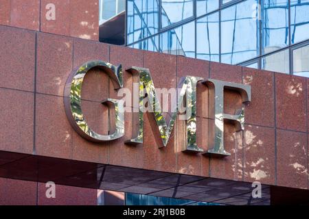 Schild auf dem Gebäude, in dem sich der Hauptsitz der Garantie Mutuelle des fonctionnaires befindet, einer französischen Versicherungsgesellschaft, die besser unter der Abkürzung GMF bekannt ist Stockfoto