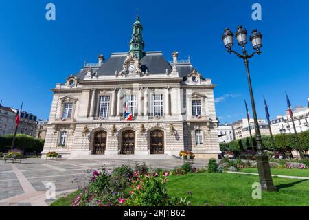 Außenansicht des Rathauses von Levallois-Perret, einer Stadt im Département Hauts-de-seine in der Region Île-de-France, nordwestlich von Paris Stockfoto