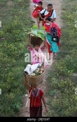 Rangamati, Bangladesch - 26. Juli 2023: Das tägliche Leben der Stammesbevölkerung im Rangamati District in Chittagong Hill Tracts, Bangladesch. Stockfoto