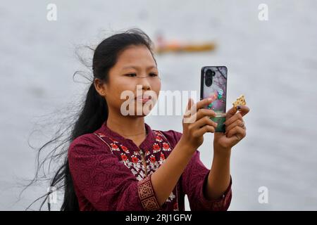 Rangamati, Bangladesch - 26. Juli 2023: Das tägliche Leben der Stammesbevölkerung im Rangamati District in Chittagong Hill Tracts, Bangladesch. Stockfoto