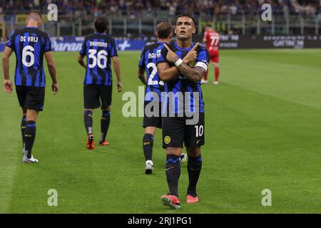 Mailand, Italien. August 2023. Italien, Mailand, 19. august 2023: Lautaro Martinez (FC Inter Stürmer) erzielt und feiert das Tor 1-0 bei 8' während des Fußballspiels FC Inter vs AC Monza, Tag 1, Serie A 2023-2024 im San Siro Stadion (Credit Image: © Fabrizio Andrea Bertani/Pacific Press via ZUMA Press Wire) NUR REDAKTIONELLER GEBRAUCH! Nicht für kommerzielle ZWECKE! Quelle: ZUMA Press, Inc./Alamy Live News Stockfoto