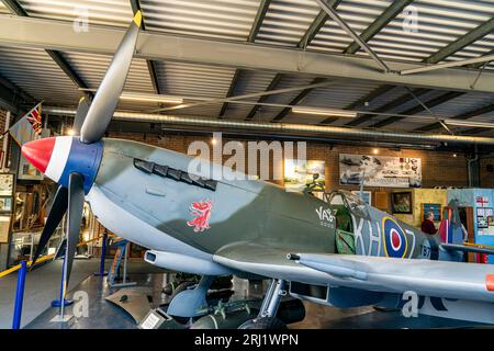 RAF Spitfire XVI im Spitfire and Hurricane Memorial Museum auf dem ...