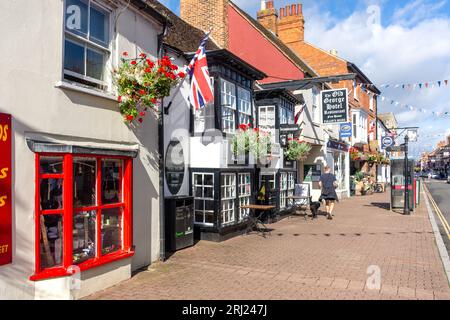 17th Century Old George Hotel, High Street, Stony Stratford, Buckinghamshire, England, Vereinigtes Königreich Stockfoto