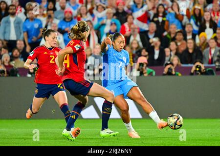 Sydney, Australien. August 2023. Englands Lauren James (1. R) schießt beim Finale zwischen Spanien und England bei der FIFA Frauen-Weltmeisterschaft 2023 in Sydney, Australien, am 20. August 2023. Quelle: Zhu Wei/Xinhua/Alamy Live News Stockfoto