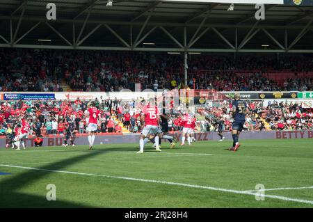 Wrexham AFC gegen Swindon Town spielte in Wrexham 90 Minuten Action und endete 5 Unentschieden (Terry Scott/SPP) Stockfoto