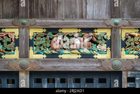 Die berühmten drei weisen Affen im Tosho-gu-Schrein in Nikko. Präfektur Tochigi, Japan. Stockfoto