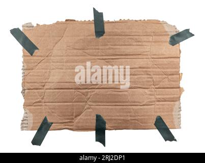 Ein gerissenes Stück Pappe mit Klebeband auf weißem Hintergrund. Box. Karton mit freiem Platz zum Schreiben Stockfoto
