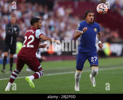 London, Großbritannien. August 2023. Malo Gusto von Chelsea und Said Benrahma von West Ham Vereinigten sich während des Spiels der Premier League im London Stadium. Das Bild sollte lauten: Paul Terry/Sportimage Credit: Sportimage Ltd/Alamy Live News Stockfoto