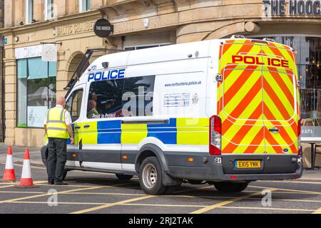 Northumbria Police van on Quayside, Newcastle upon Tyne, Tyne and Wear, England, Vereinigtes Königreich Stockfoto