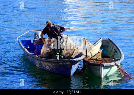 Angelbrassen, Hebe-Netze in Pointe Courte. Sete, Occitanie, Frankreich Stockfoto