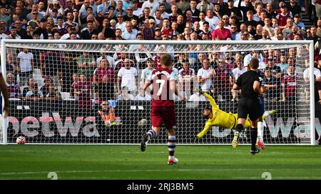 London, Großbritannien. August 2023. Michail Antonio von West Ham erzielt am Sonntag, den 20. August 2023, ein Tor in der Premier League, West Ham Utd gegen Chelsea im London Stadium, Queen Elizabeth Olympic Park in London. Dieses Bild darf nur zu redaktionellen Zwecken verwendet werden. Nur zur redaktionellen Verwendung Foto von Sandra Mailer/Andrew Orchard Sports Photography/Alamy Live News Credit: Andrew Orchard Sports Photography/Alamy Live News Stockfoto