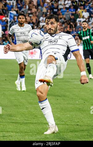 Reggio Emilia, Italien. August 2023. Sead Kolasinac (Atalanta) während des Spiels US Sassuolo gegen Atalanta BC, italienische Fußballserie A in Reggio Emilia, Italien, 20. August 2023 Credit: Independent Photo Agency/Alamy Live News Stockfoto