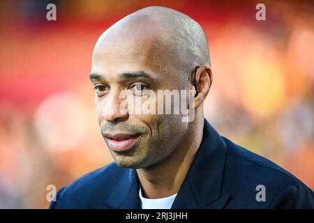 Lens, Frankreich, Frankreich. August 2023. Thierry HENRY während des Ligue-1-Spiels zwischen RC Lens und Stade Rennais (Rennes) im Bollaert-Delelis-Stadion am 20. August 2023 in Lens, Frankreich. (Bild: © Matthieu Mirville/ZUMA Press Wire) NUR REDAKTIONELLE VERWENDUNG! Nicht für kommerzielle ZWECKE! Stockfoto