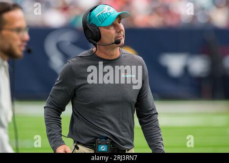19. August 2023: Miami Dolphins Offensive Line Coach Butch Barry während eines Vorbereitungsspiels zwischen den Miami Dolphins und den Houston Texans in Houston, TX. Trask Smith/CSM (Bild: © Trask Smith/Cal Sport Media) Stockfoto